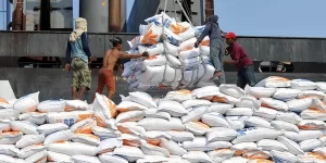 Pengiriman Paket Logistik dan Sembako